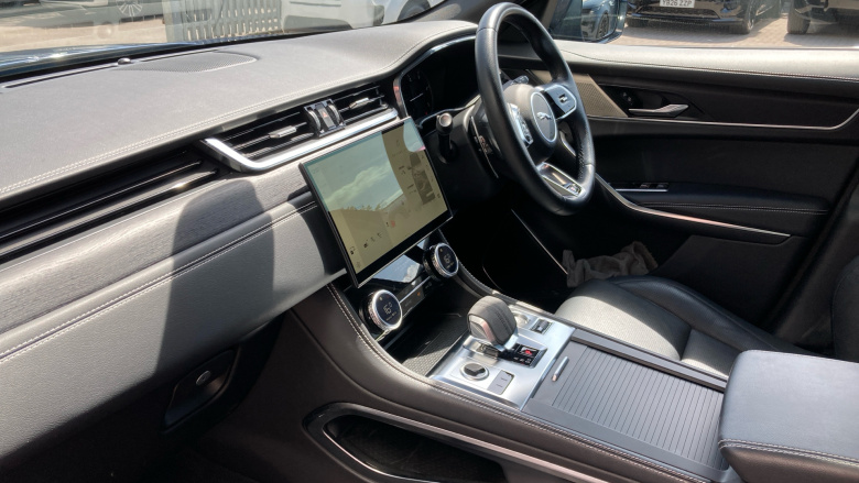 Jaguar F-Pace 2.0 D200 R-Dynamic Black 5dr Auto AWD Diesel Estate